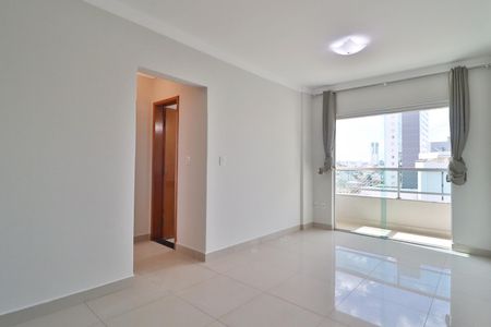 Apartamento para alugar com 70m², 2 quartos e 1 vagaSala