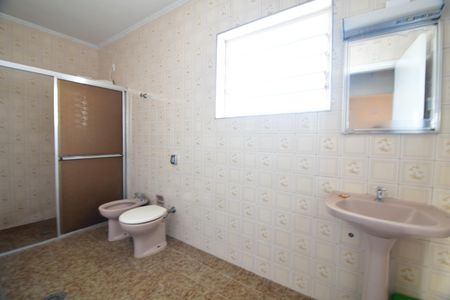 Casa para alugar com 200m², 3 quartos e 2 vagasBanheiro