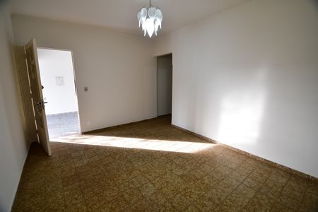Casa para alugar com 200m², 3 quartos e 2 vagasSala