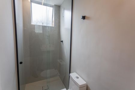 Apartamento à venda com 73m², 2 quartos e 2 vagas Apartamento à venda com 73m², 2 quartos e 2 vagasBanheiro da Suíte