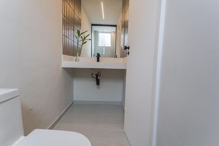 Apartamento à venda com 73m², 2 quartos e 2 vagas Apartamento à venda com 73m², 2 quartos e 2 vagasBanheiro da Suíte