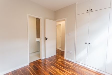 Apartamento à venda com 73m², 2 quartos e 2 vagas Apartamento à venda com 73m², 2 quartos e 2 vagasSuíte