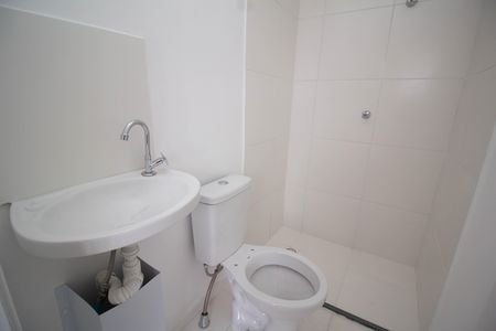 Banheiro de kitnet/studio para alugar com 1 quarto, 18m² em Freguesia do Ó, São Paulo