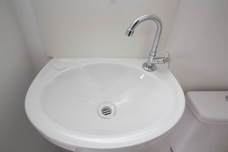 Banheiro de kitnet/studio para alugar com 1 quarto, 18m² em Freguesia do Ó, São Paulo