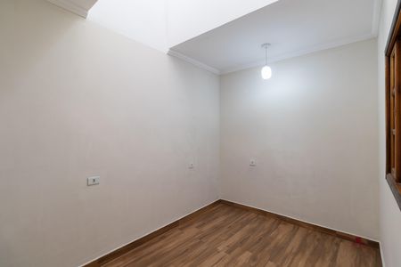 Quarto 1 de casa para alugar com 2 quartos, 85m² em Jardim das Oliveiras, São Paulo