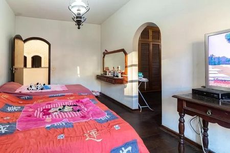 Casa à venda com 500m², 5 quartos e 4 vagas