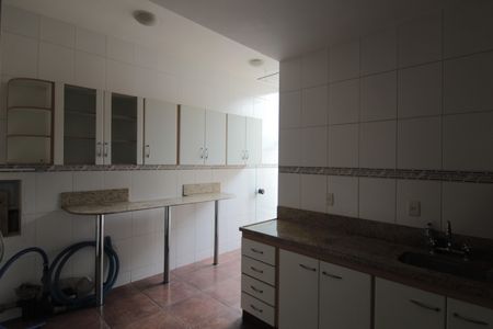 Casa de condomínio à venda com 197m², 3 quartos e 1 vagaCozinha