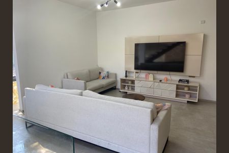 Casa à venda com 2 quartos, 400m² em Jardim Esmeralda (Zona Sul), São Paulo