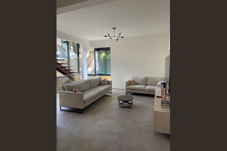 Casa à venda com 2 quartos, 400m² em Jardim Esmeralda (Zona Sul), São Paulo