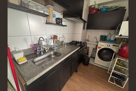Cozinha de apartamento para alugar com 2 quartos, 34m² em Vila Pierina, São Paulo