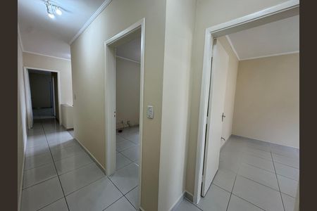 Casa à venda com 214m², 3 quartos e 2 vagas Casa à venda com 214m², 3 quartos e 2 vagasCorredor