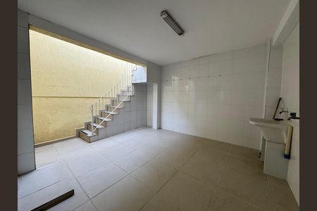 Casa à venda com 214m², 3 quartos e 2 vagas Casa à venda com 214m², 3 quartos e 2 vagasÁrea de Serviço