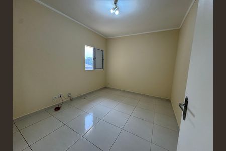 Casa à venda com 214m², 3 quartos e 2 vagas Casa à venda com 214m², 3 quartos e 2 vagasQuarto 2