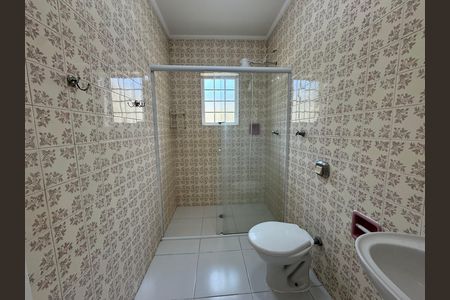 Casa à venda com 214m², 3 quartos e 2 vagas Casa à venda com 214m², 3 quartos e 2 vagasBanheiro 1