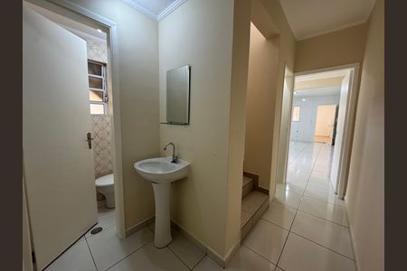 Casa à venda com 214m², 3 quartos e 2 vagas Casa à venda com 214m², 3 quartos e 2 vagasLavabo