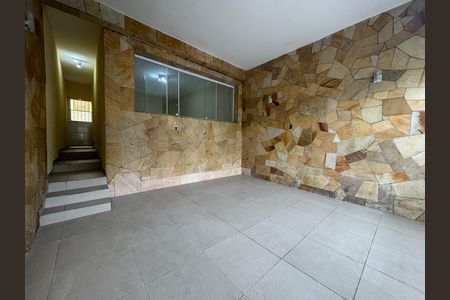 Casa à venda com 214m², 3 quartos e 2 vagas Casa à venda com 214m², 3 quartos e 2 vagasGaragem
