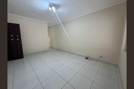 Casa à venda com 214m², 3 quartos e 2 vagas Casa à venda com 214m², 3 quartos e 2 vagasSala