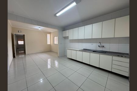 Casa à venda com 214m², 3 quartos e 2 vagas Casa à venda com 214m², 3 quartos e 2 vagasCozinha