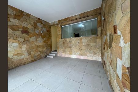 Casa à venda com 214m², 3 quartos e 2 vagas Casa à venda com 214m², 3 quartos e 2 vagasGaragem