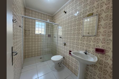 Casa à venda com 214m², 3 quartos e 2 vagas Casa à venda com 214m², 3 quartos e 2 vagasBanheiro 1