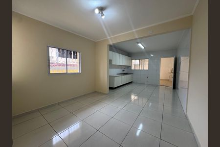 Casa à venda com 214m², 3 quartos e 2 vagas Casa à venda com 214m², 3 quartos e 2 vagasCozinha