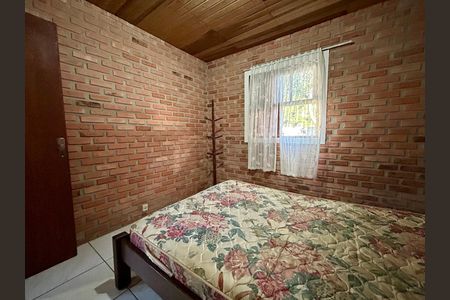 Quarto 1 de apartamento para alugar com 2 quartos, 36m² em São João do Rio Vermelho, Florianópolis