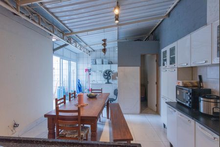 Casa à venda com 125m², 2 quartos e 2 vagas Casa à venda com 125m², 2 quartos e 2 vagasCozinha