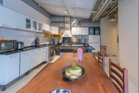 Casa à venda com 125m², 2 quartos e 2 vagas Casa à venda com 125m², 2 quartos e 2 vagasCozinha