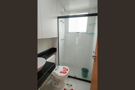 Apartamento à venda com 43m², 2 quartos e 1 vaga Apartamento à venda com 43m², 2 quartos e 1 vagaBanheiro social