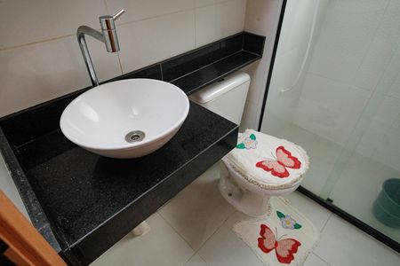 Apartamento à venda com 43m², 2 quartos e 1 vaga Apartamento à venda com 43m², 2 quartos e 1 vagaBanheiro social