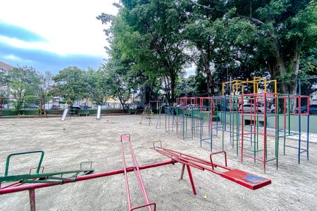Apartamento à venda com 76m², 2 quartos e 1 vaga Apartamento à venda com 76m², 2 quartos e 1 vagaÁrea comum - Playground