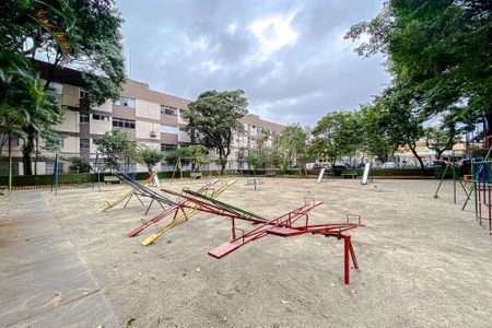 Apartamento à venda com 76m², 2 quartos e 1 vaga Apartamento à venda com 76m², 2 quartos e 1 vagaÁrea comum - Playground