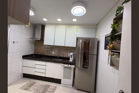 Cozinha de apartamento à venda com 2 quartos, 90m² em Santa Teresinha, São Paulo