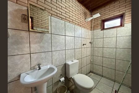 Banheiro  de apartamento para alugar com 2 quartos, 36m² em São João do Rio Vermelho, Florianópolis