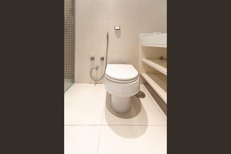 Apartamento à venda com 158m², 3 quartos e 1 vaga Apartamento à venda com 158m², 3 quartos e 1 vagaBanheiro Social