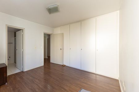 Apartamento à venda com 158m², 3 quartos e 1 vaga Apartamento à venda com 158m², 3 quartos e 1 vagaSuíte