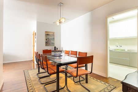 Apartamento à venda com 158m², 3 quartos e 1 vaga Apartamento à venda com 158m², 3 quartos e 1 vagaSala