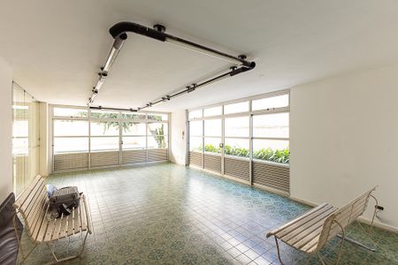 Apartamento à venda com 158m², 3 quartos e 1 vaga Apartamento à venda com 158m², 3 quartos e 1 vagaÁrea comum - Salão de festas