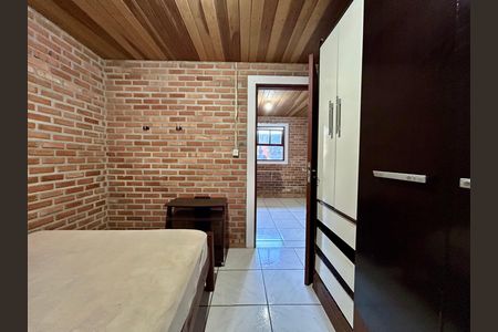 Quarto 1 de apartamento para alugar com 2 quartos, 36m² em São João do Rio Vermelho, Florianópolis
