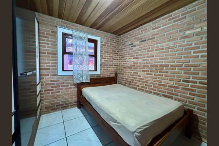 Quarto 1 de apartamento para alugar com 2 quartos, 36m² em São João do Rio Vermelho, Florianópolis