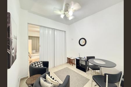 Sala de apartamento para alugar com 1 quarto, 33m² em Copacabana, Rio de Janeiro
