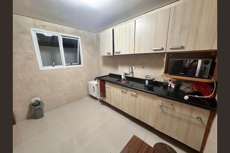 Cozinha de casa de condomínio para alugar com 3 quartos, 136m² em Jardim Maria Duarte, São Paulo