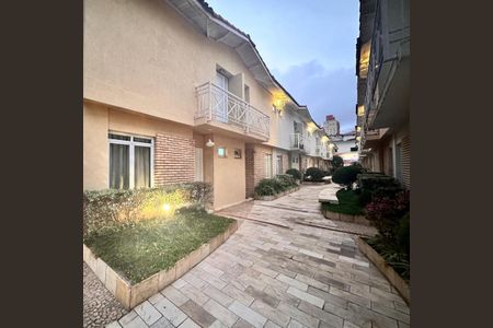 Casa de condomínio para alugar com 136m², 3 quartos e 2 vagas Casa de condomínio para alugar com 136m², 3 quartos e 2 vagasÁrea Externa