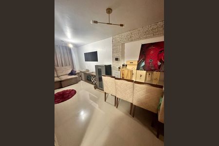 Sala de casa de condomínio para alugar com 3 quartos, 136m² em Jardim Maria Duarte, São Paulo