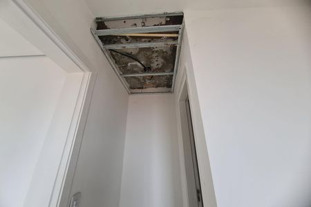 Corredor de apartamento à venda com 1 quarto, 28m² em Vila Alpina, São Paulo