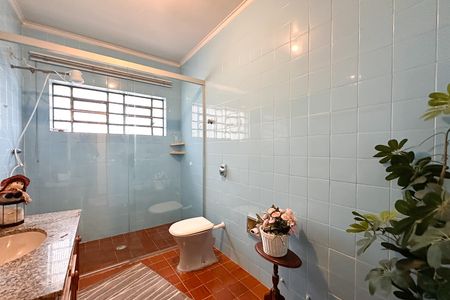 Casa à venda com 387m², 6 quartos e 7 vagas Casa à venda com 387m², 6 quartos e 7 vagasBanheiro Social - Casa 2