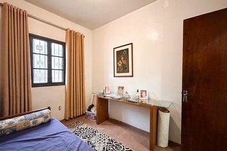 Casa à venda com 387m², 6 quartos e 7 vagas Casa à venda com 387m², 6 quartos e 7 vagasQuarto 1 - Casa 2