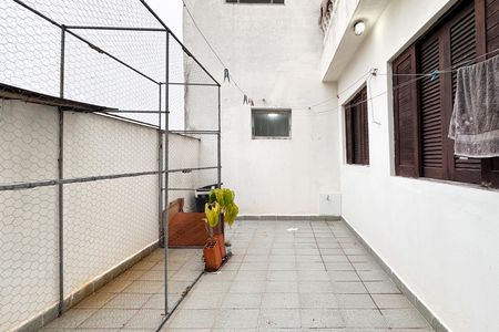 Casa à venda com 387m², 6 quartos e 7 vagas Casa à venda com 387m², 6 quartos e 7 vagasQuintal - Casa 1