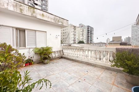 Casa à venda com 387m², 6 quartos e 7 vagas Casa à venda com 387m², 6 quartos e 7 vagasQuintal - Casa 2