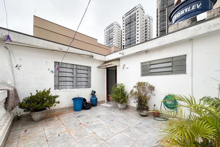 Casa à venda com 387m², 6 quartos e 7 vagas Casa à venda com 387m², 6 quartos e 7 vagasQuintal - Casa 2